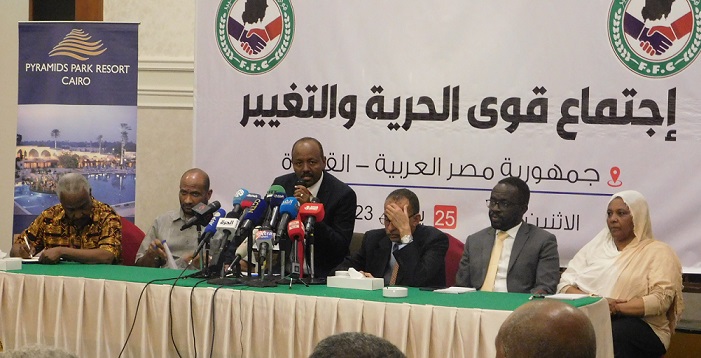 «الحرية والتغيير»: لا نحتاج حصانة ولن نطلبها من أحد – الخرطوم 25 نوفمبر 2023- أكد ائتلاف الحرية والتغيير- المجلس المركزي، تقديمه خطاب واحد