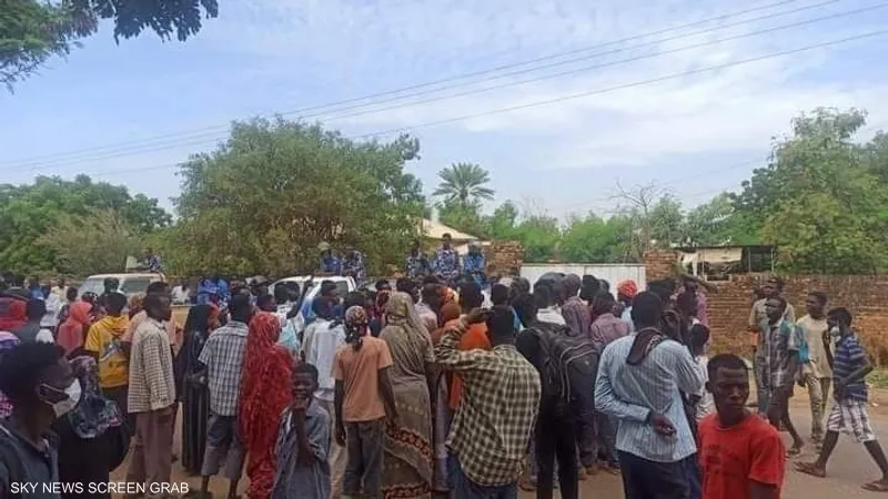 حرب السودان.. النازحون من الخرطوم يواجهون “الجوع والتشرد” – تتزايد المخاوف من فقدان ملايين الفارين من القتال المستمر في الخرطوم منذ