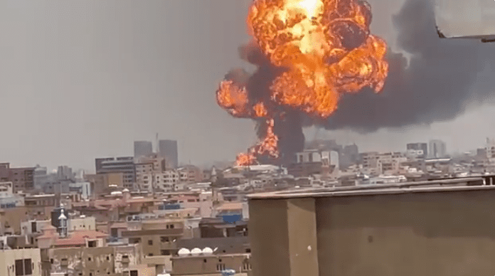 معارك عنيفة وغارات جوية بالخرطوم – شن سلاح الجو التابع للجيش السوداني عمليات قصف جوي عنيفة منذ الساعات