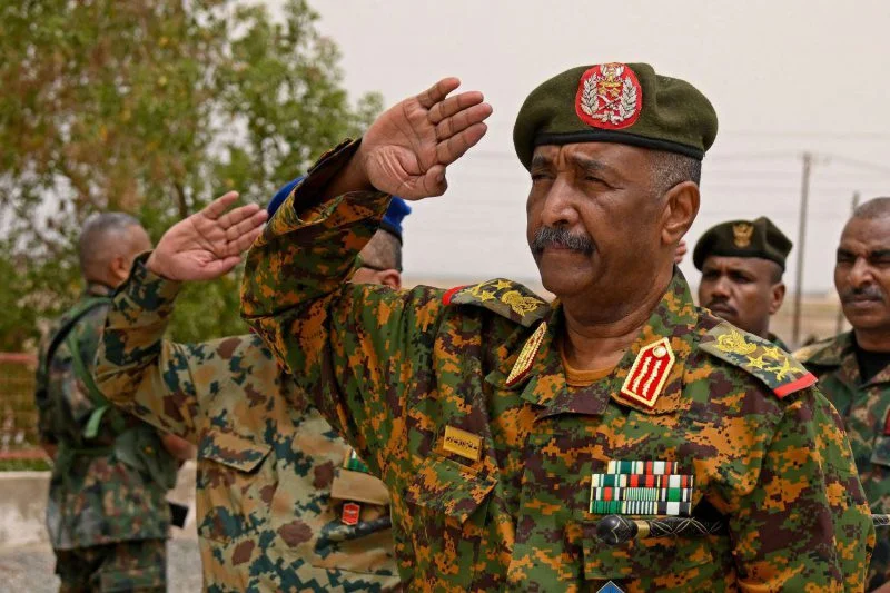 مصدر عسكري رفيع ينفي وجود أي تحركات في بورتسودان للإطاحة بالبرهان – وقال المصدر للراكوبة إن القوات المسلحة قوات نظامية منضبطة لاتعمل عمل المليشيات
