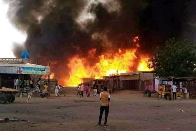 على خطى النظام السوري: الجيش السوداني يستهدف مناطق سكنية بالبراميل المتفجرة – صعد الجيش السوداني غاراته الجوية ضد مناطق سيطرة قوات الدعم السريع، مستخدما