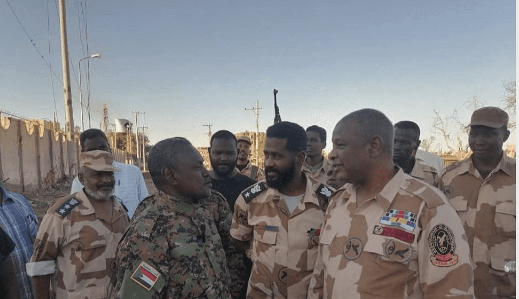 والي الخرطوم يشيد بتقدم القوات المسلحة في الميدان – تفقد والي الخرطوم الاستاذ احمد عثمان حمزة قوات الاحتياطي المركزي بمقرها بامدرمان