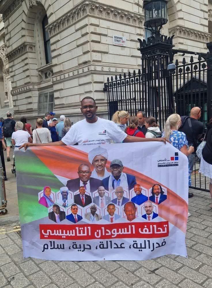 آلاف السودانيين في لندن يهتفون دعماً لحكومة “تأسيس” ويطالبون بحظر الإخوان المسلمين – لندن – – متابعات – sudanjem.com: شهدت العاصمة البريطانية لندن أمس مسيرة